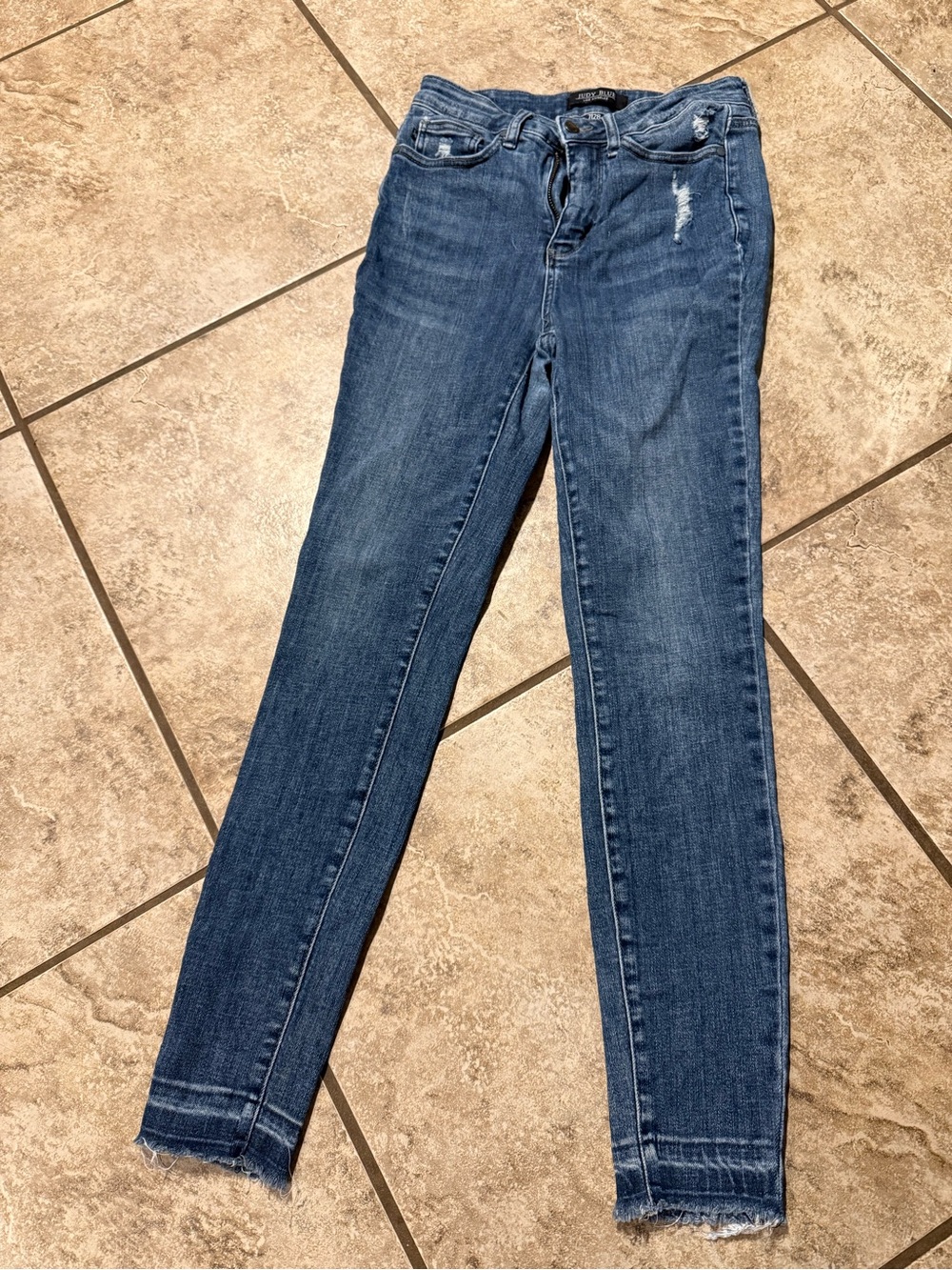 Judy Blue Medium Wash Skinny Jeans with Frayed Hem